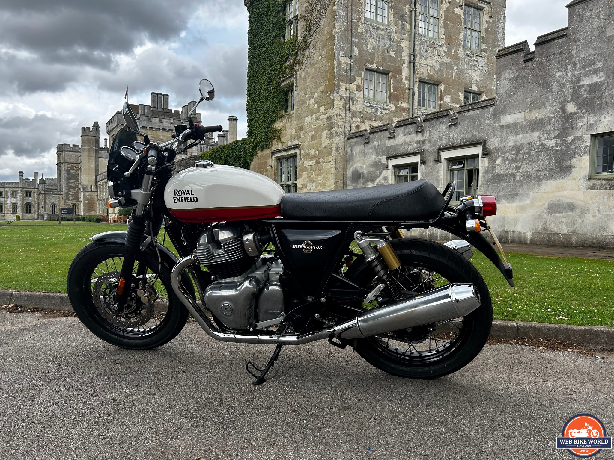 Royal Enfield Interceptor 650 bike on rent from Rahul Bike Rental