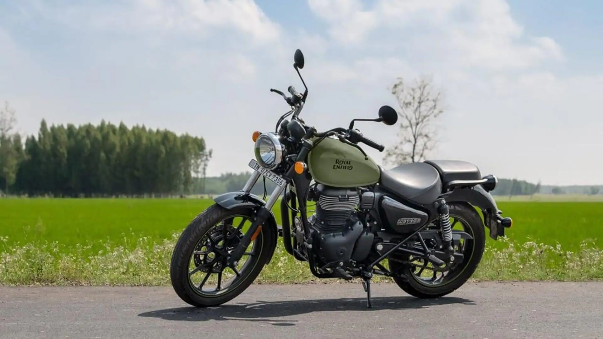 Royal Enfield Meteor 350 bike on rent from Rahul Bike Rental